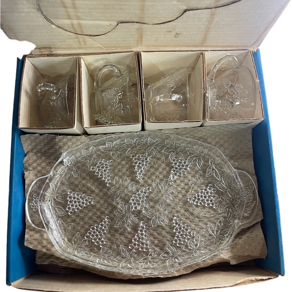 Vintage Anchor Hocking‎ 8 piece Serva-Snack Set - Picture 9 of 10